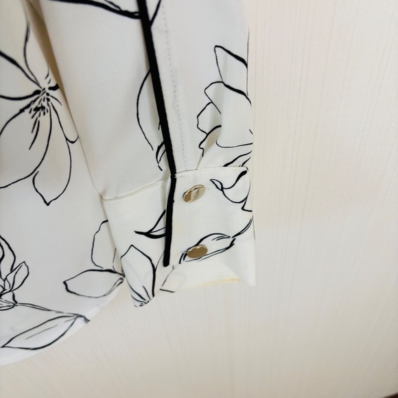 Le Chateau floral blouse Black and White Office Wear Work wear Sz Small - Picture 7 of 10